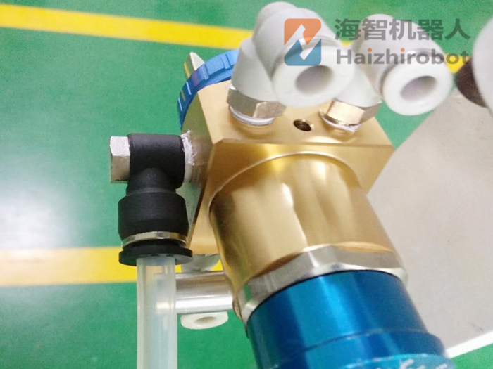 噴涂機器人供漆系統(tǒng)-自動噴槍、油泵！